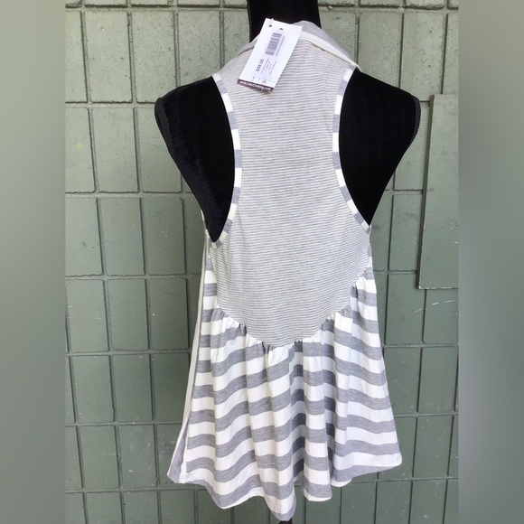 NWT- This elegant vest by LiLac Maternity Brand has a beautiful striped pattern. - Picture 6 of 10